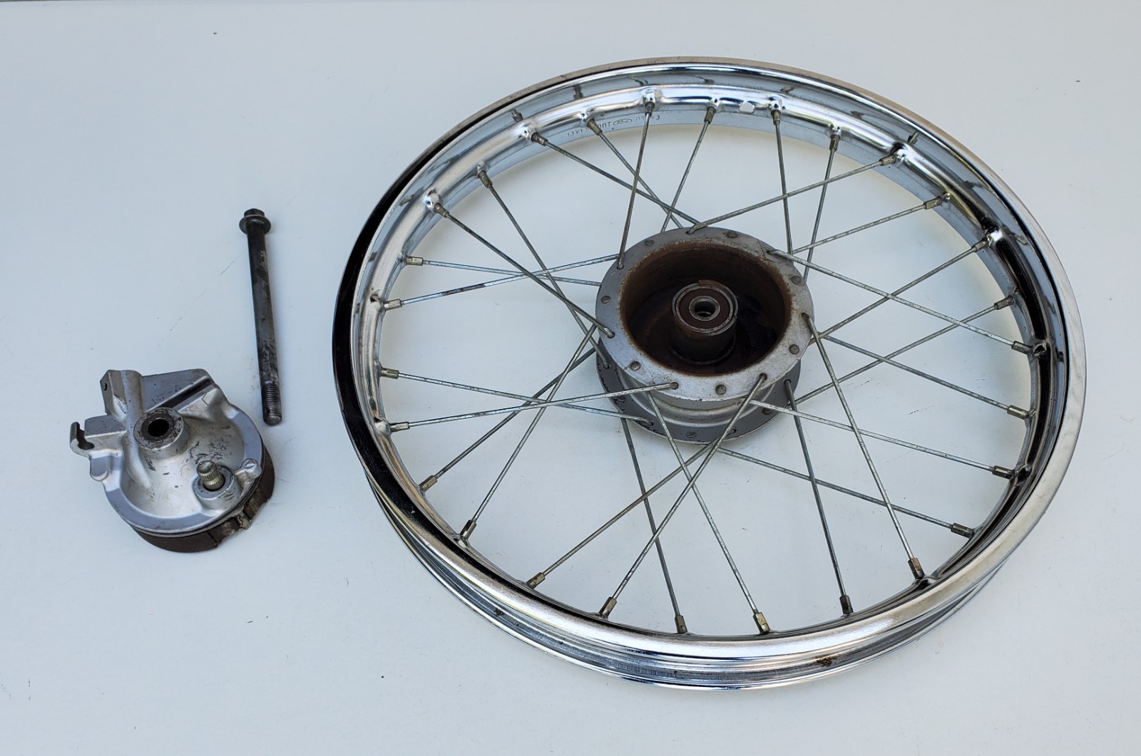 HONDA 45050-147-325 FRONT WHEEL NC50 EXPRESS 1977-79 NA50 1979 HONDA 45050-147-325 FRONT WHEEL NC50 EXPRESS 1977-79 NA50 1979