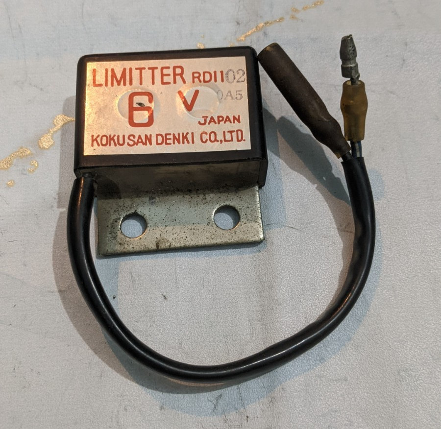 KAWASAKI KE250 6V VOLTAGE REGULATOR LIMITER 21066-028 OEM NOS JAPAN