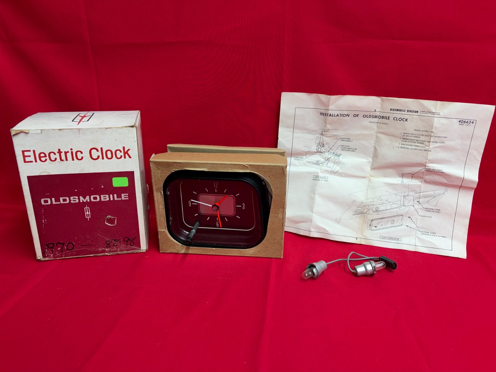 1970 Oldsmobile Delta 88 Delta 98 NOS Clock Original 1970 Oldsmobile Delta 88 Delta 98 NOS Clock Original