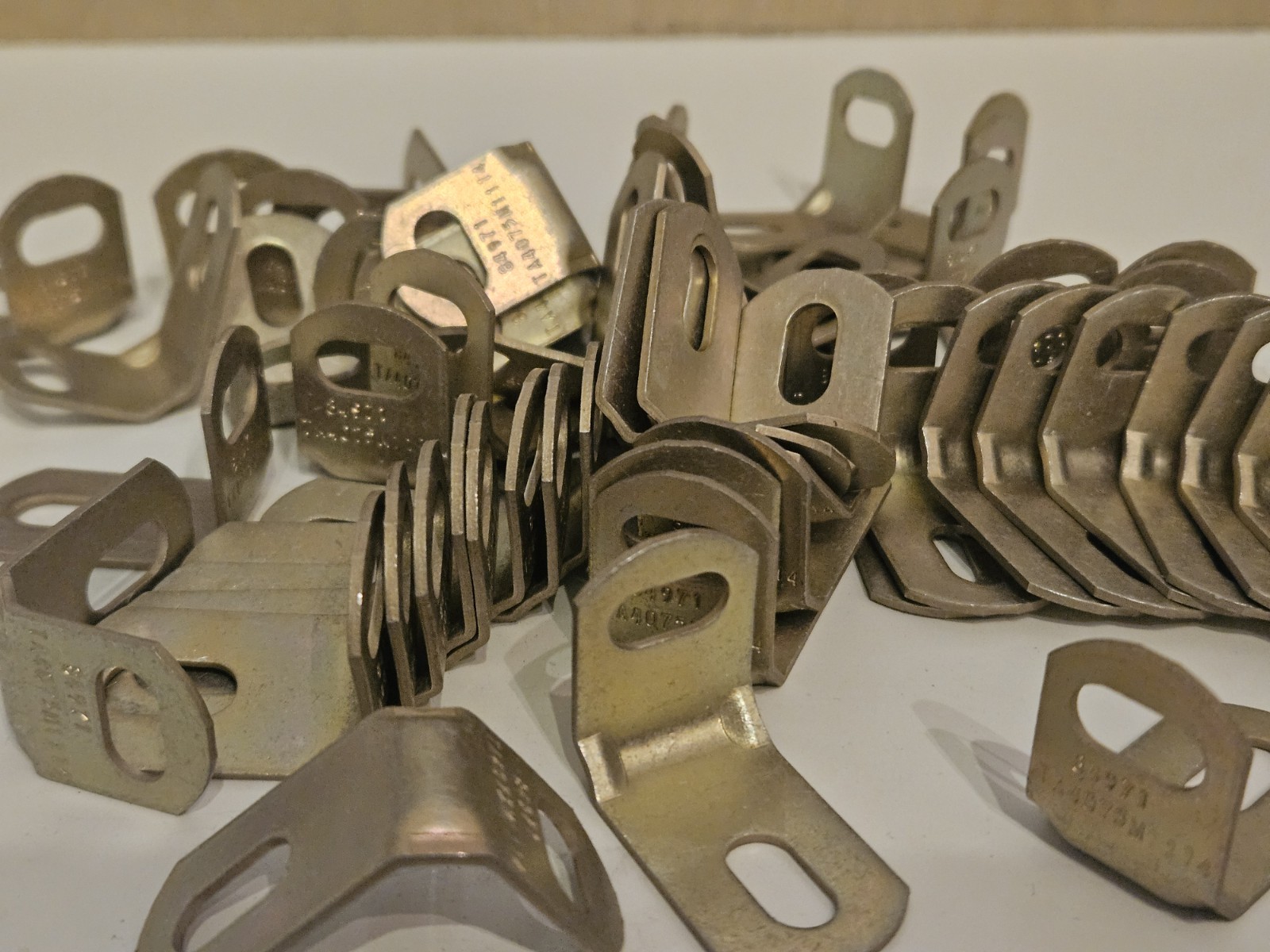 (60) Aircraft Aluminum 90 Degree Angle Bracket TA AERO TA4075M1114 Lot of 60