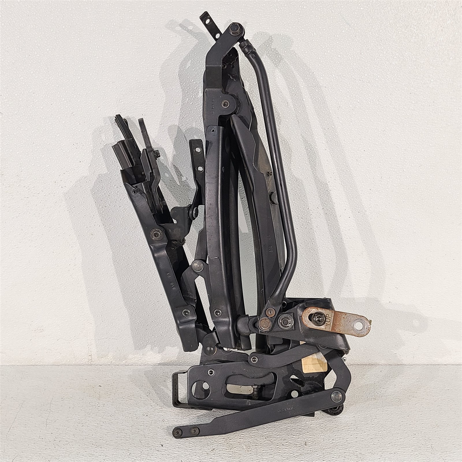 94-04 Ford Mustang SN95 Passenger Convertible Top Frame Arm Mechanism M79561