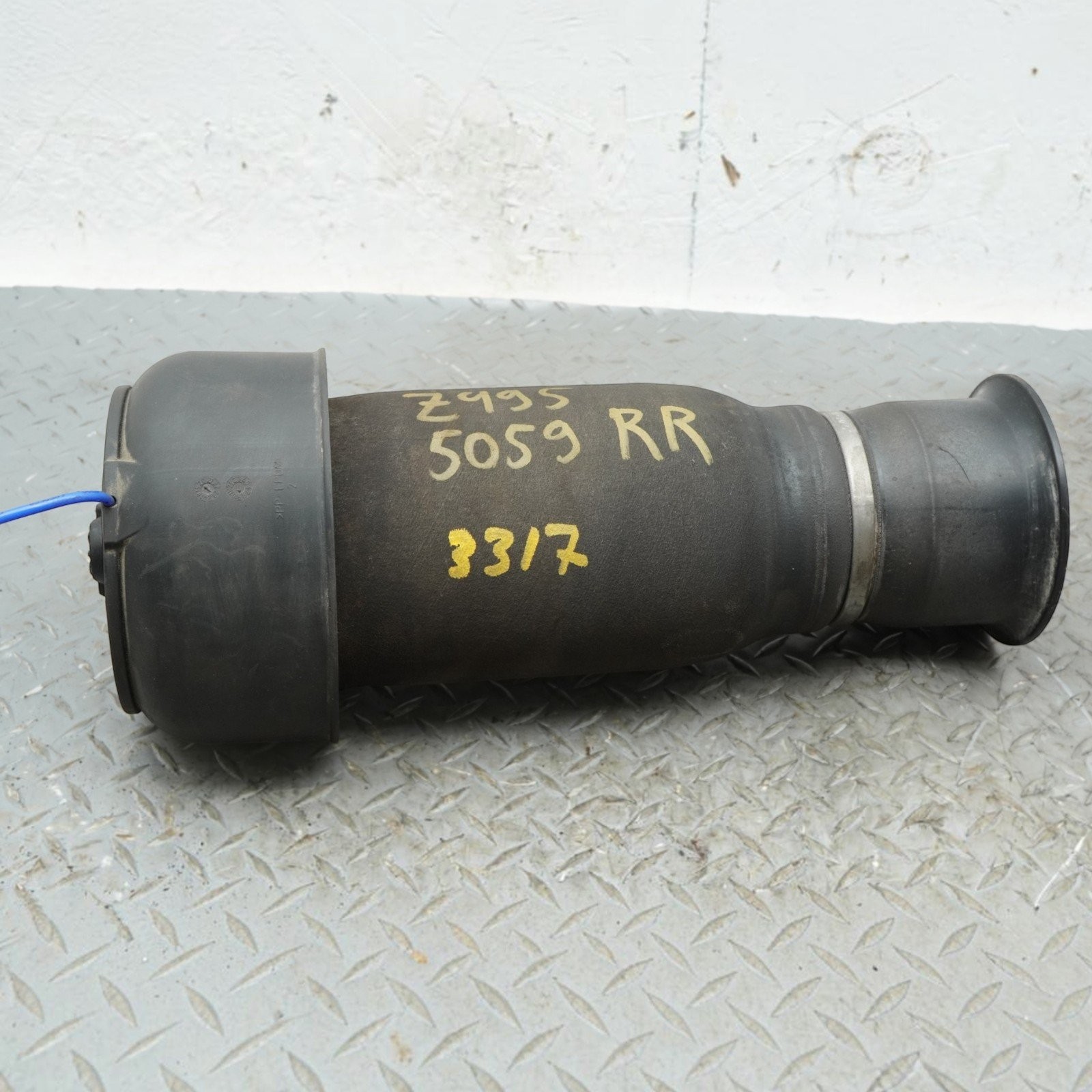 14-18 BMW X5 X6 F15 F16 Rear Right Side Air Suspension Spring 37126795013 OEM