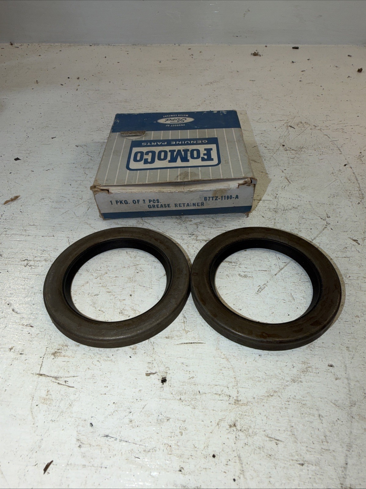2-NOS FORD B7TZ-1190-A 1957-60-65-70-72 FORD TRUCK F-350 FRONT HUB GREASE SEALS 2-NOS FORD B7TZ-1190-A 1957-60-65-70-72 FORD TRUCK F-350 FRONT HUB GREASE SEALS
