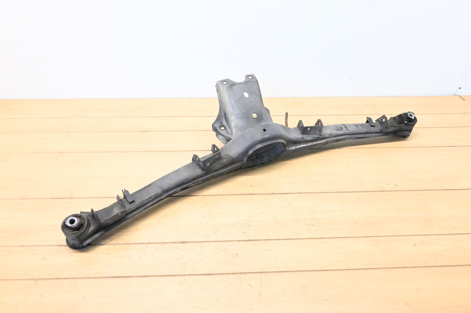 1984-1993 BMW E30 318 325 Rear Suspension Subframe Crossmember OEM 120k