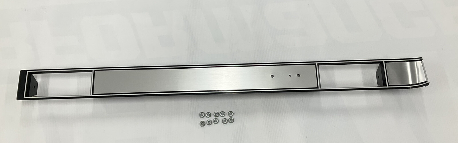 1981-87 Chevrolet Gmc Truck Blazer Sub Black And Aluminum Dash Molding W/ A/C