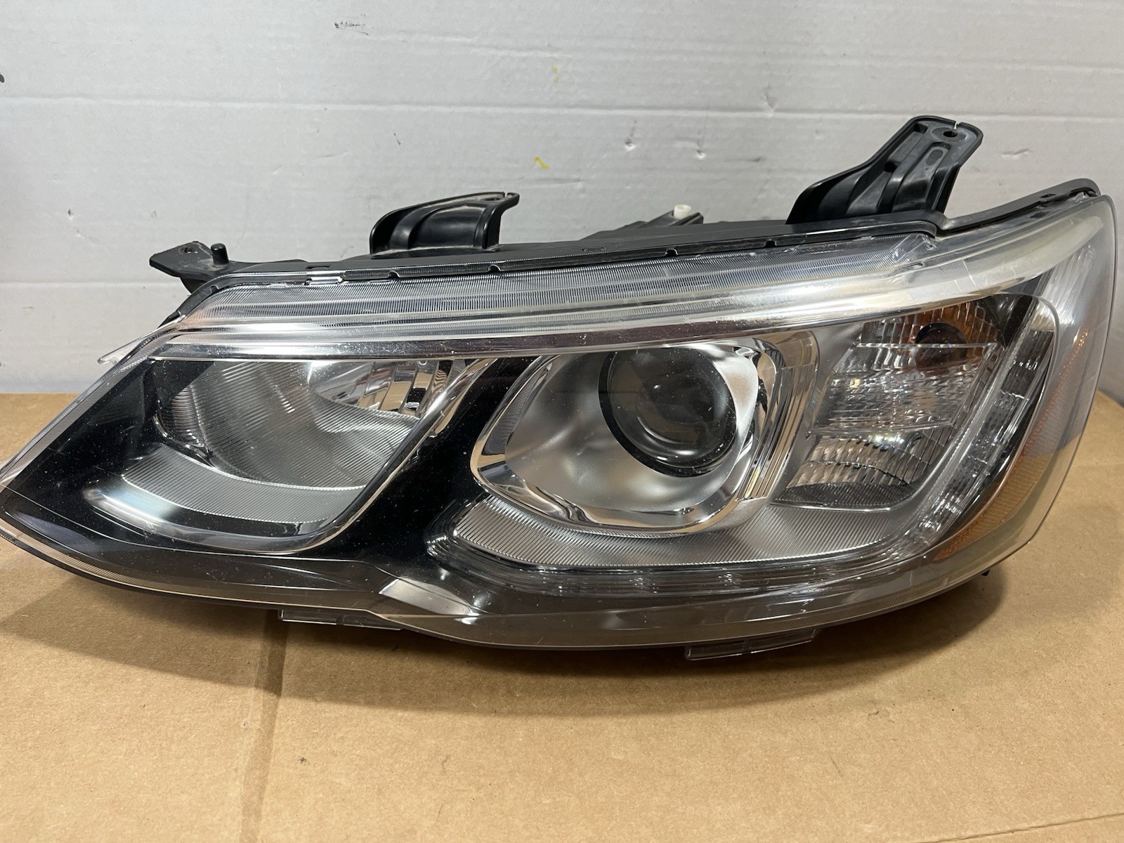OEM 2017-2020 Chevrolet Sonic Headlight Front Left Driver Side Halogen 42703393