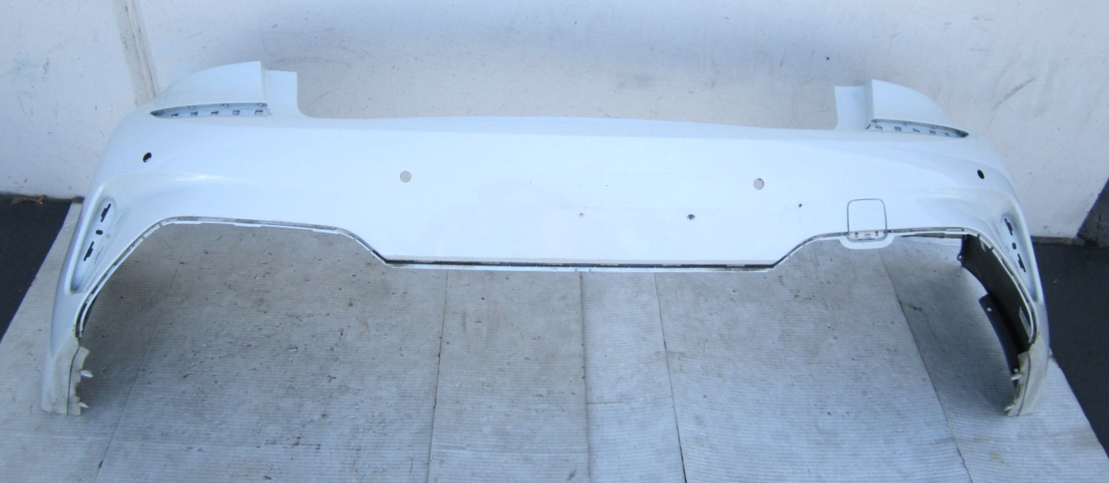 dp60974 BMW G20 M340i 2019 2020 2021 2022 REAR BUMPER COVER PDC WHITE ORIGINAL