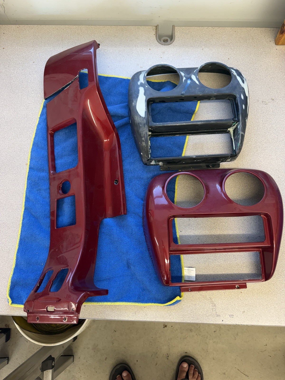 PANOZ ESPERANTE DASH VENT CONSOLE SURROUND APPLIQUÉ AND CENTER CONSOLE.