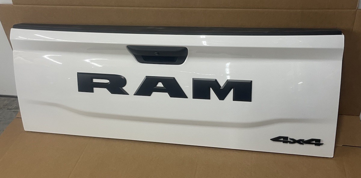 New T/O OEM Dodge Truck RAM 2500 3500 Tail Gate 2022 2026 w/ Camera Tailgate nos