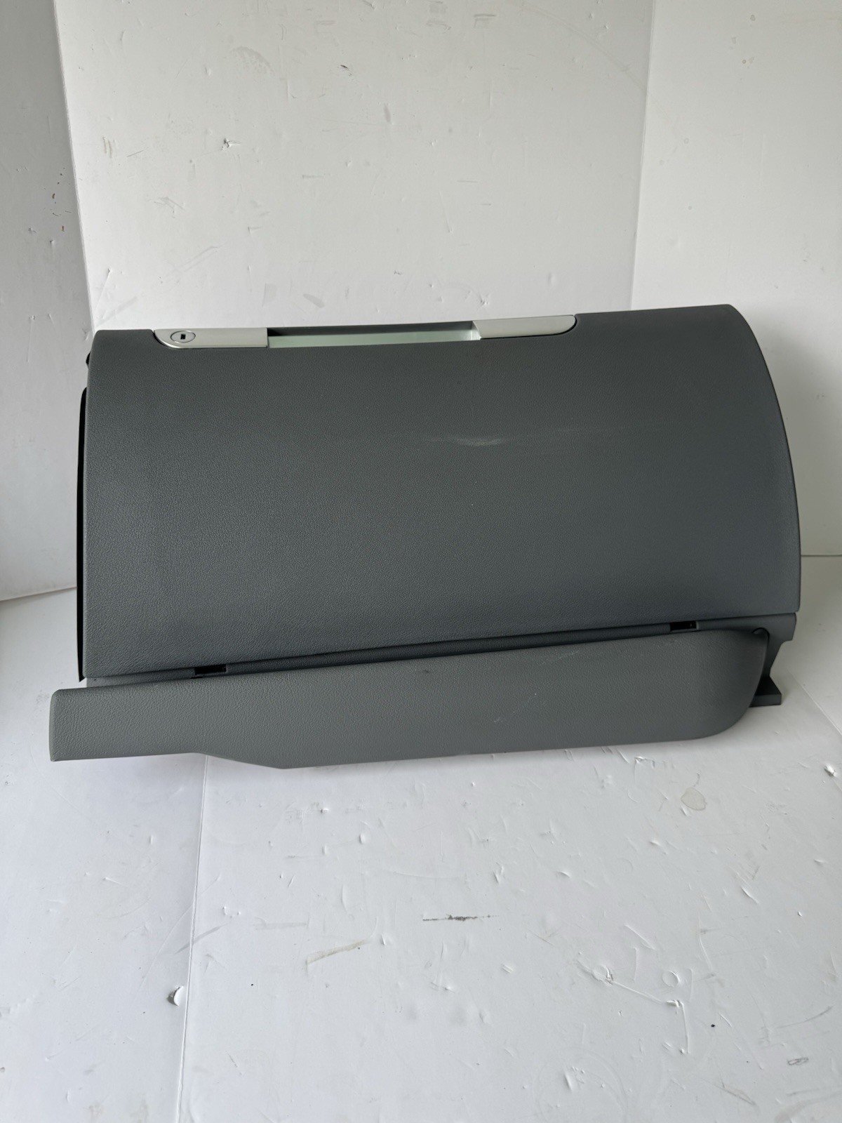 00-06 Audi TT MK1 Glove Box Storage Compartment Assembly Gray w/ Key Used OEM