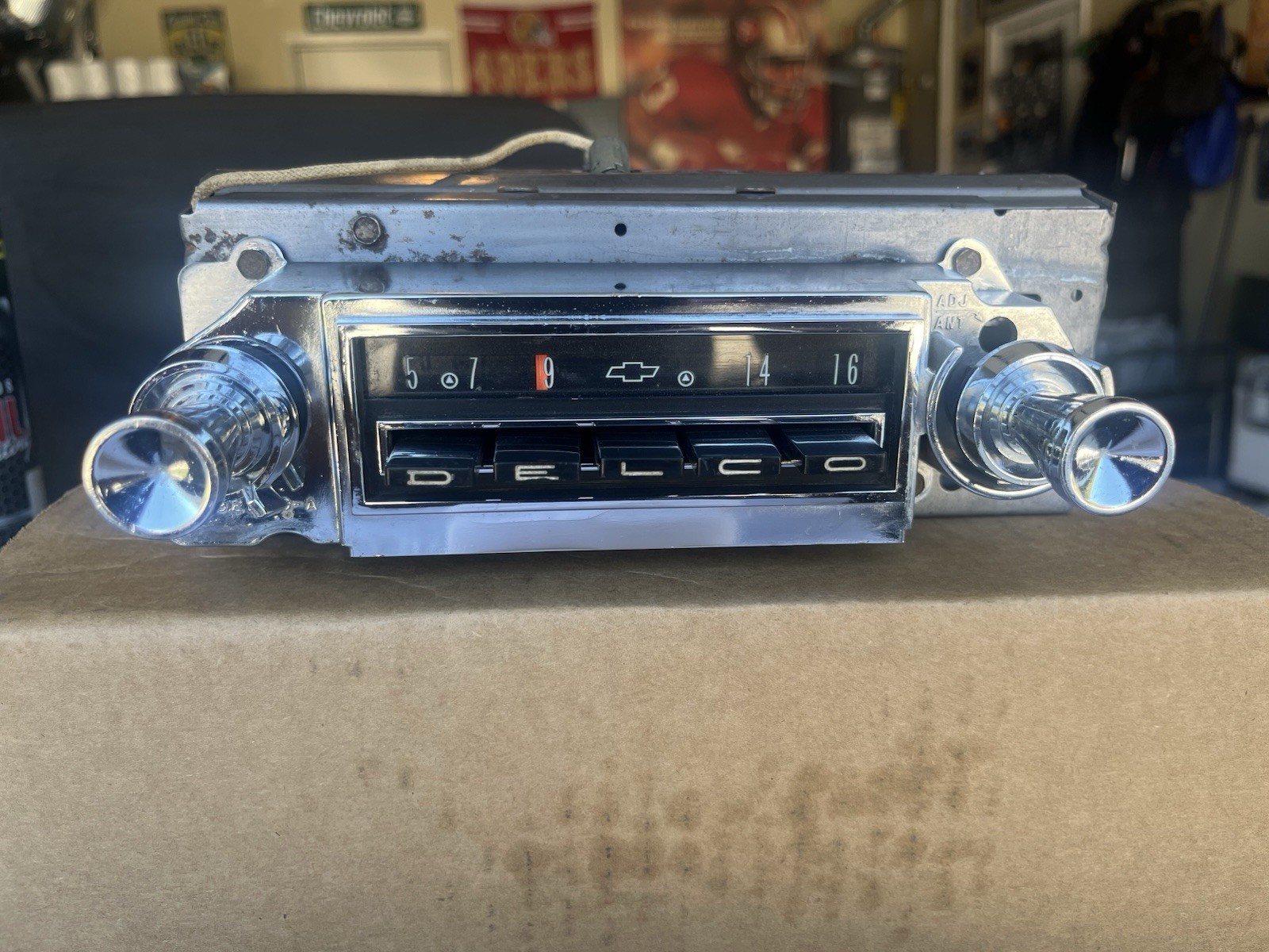 1963 Impala SS Delco AM Radio 7292590-A / Original GM(Sounds Good)