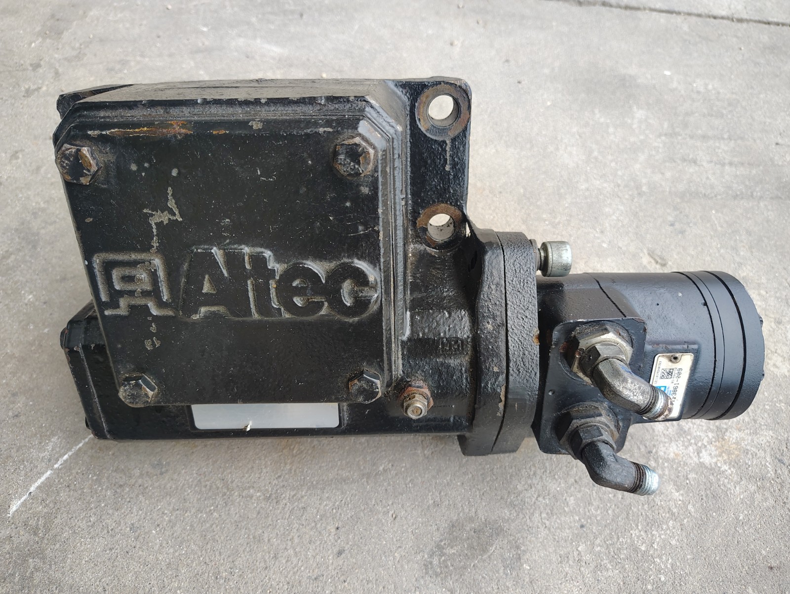 Altec Bucket Truck Rotation Hydraulic Gearbox & Pump AT200 AT200A 41400050 Gear