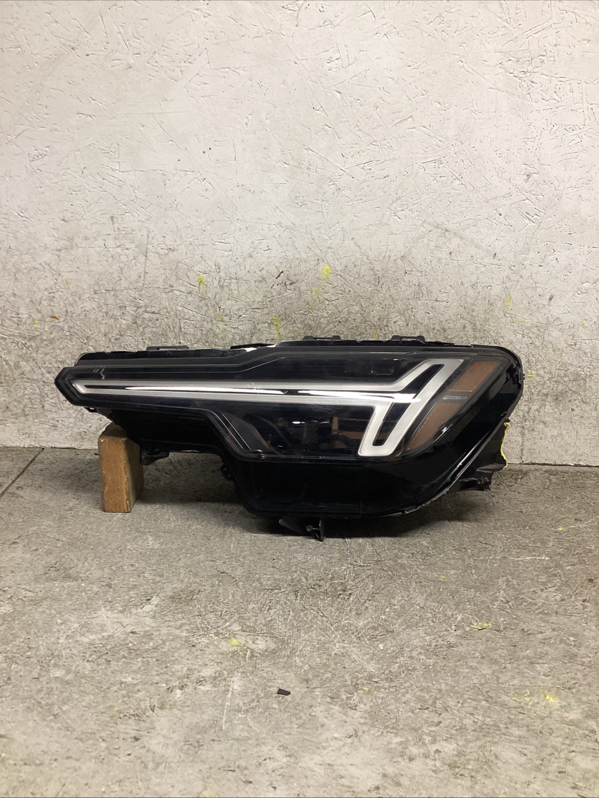 2025 2026 VOLVO XC90 DRIVER LEFT SIDE LH LED HEADLIGHT OEM 32365977 W/O MODULE