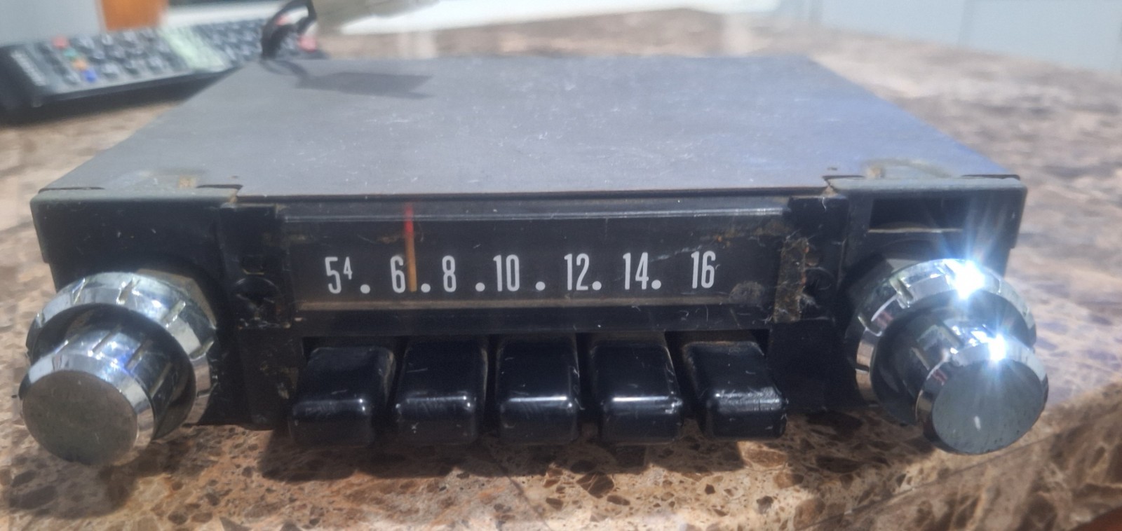 International Harvester IH  Scout Travelall  Push-button Radio