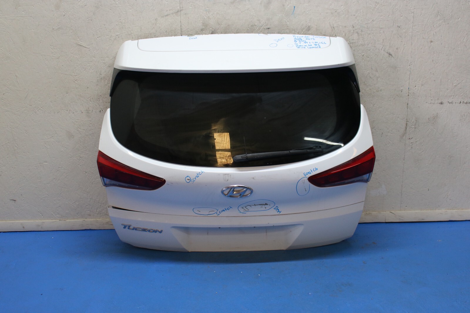 2016 2018 HYUNDAI TUCSON REAR LIFTGATE WITH CAMERA