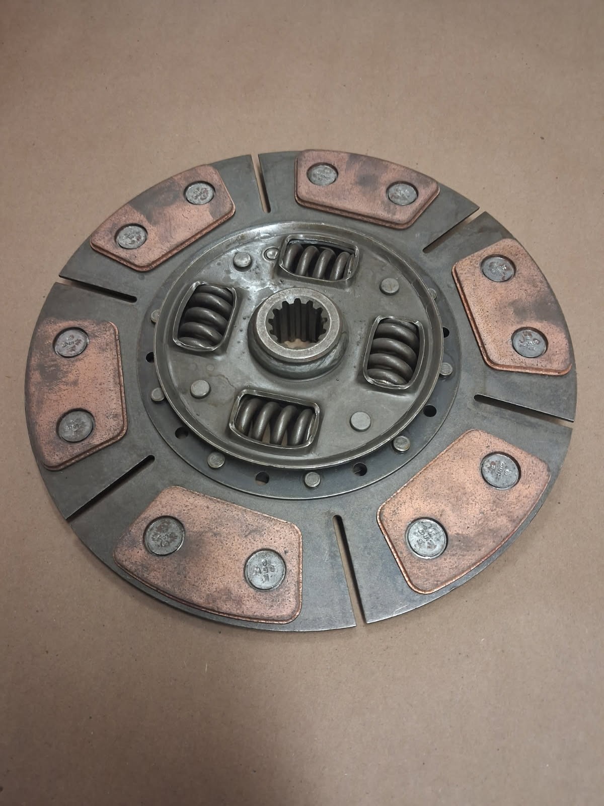 NOS CLUTCH DISC M151 SERIES MILITARY JEEP 11669136 NOS CLUTCH DISC M151 SERIES MILITARY JEEP 11669136