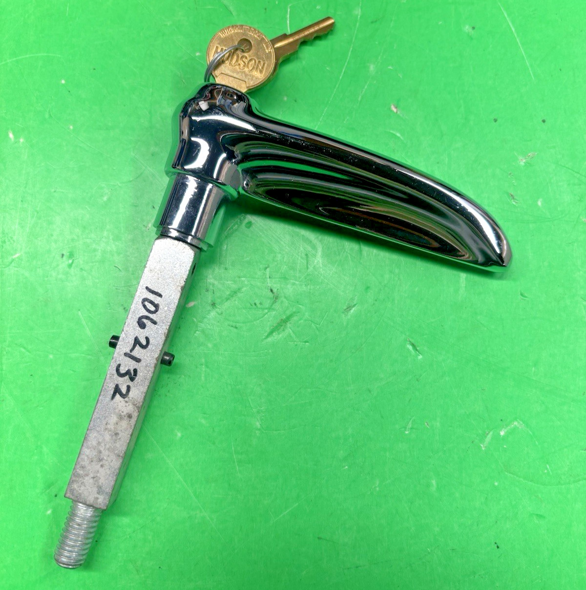 BLUE BIRD 1062132 CHROME LOCKING DOOR HANDLE WITH 2 KEYS🔑FREE SHIPPING🔑 BLUE BIRD 1062132 CHROME LOCKING DOOR HANDLE WITH 2 KEYS🔑FREE SHIPPING🔑