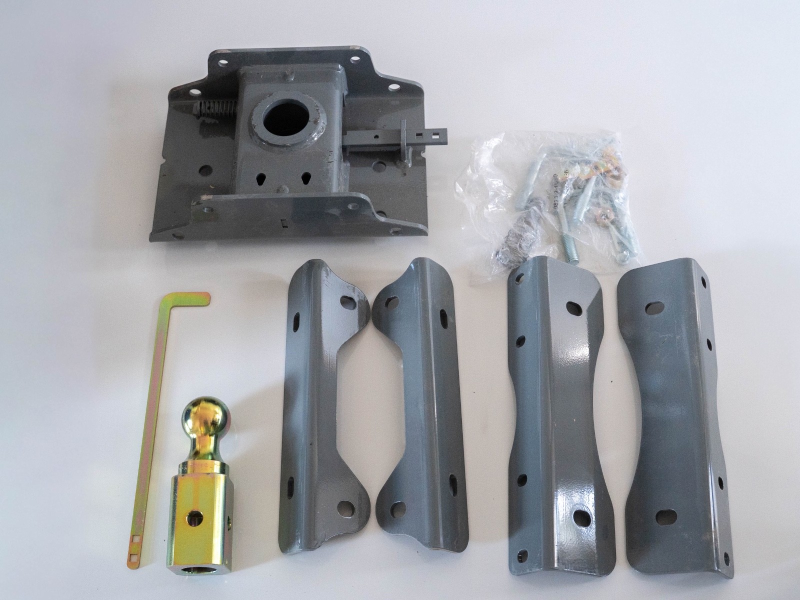 B&W GNRC823 Turnoverball Gooseneck Hitch Center Kit 2023-2026 Ford Super Duty