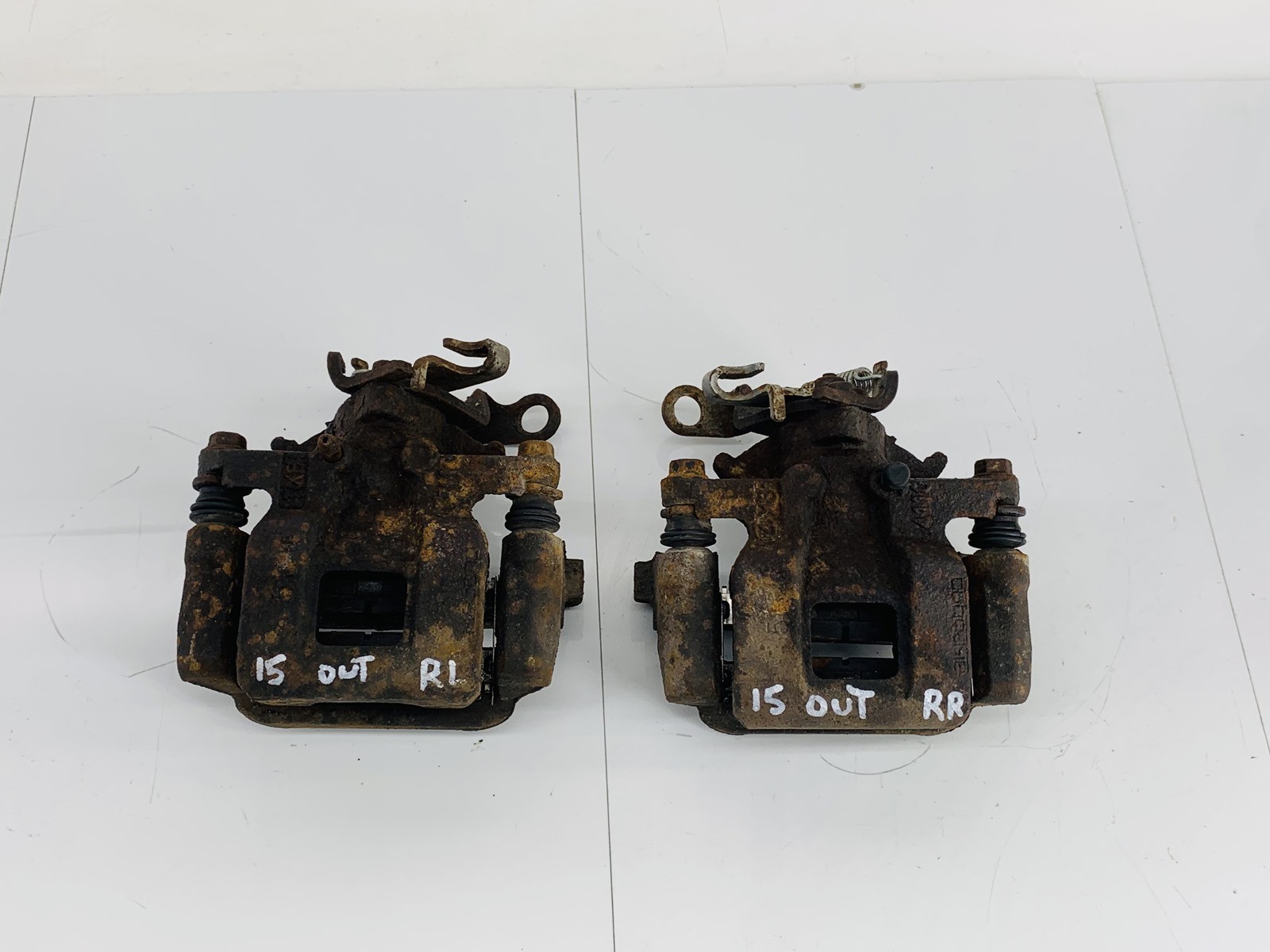 14-18 MITSUBISHI OUTLANDER 4WD REAR RIGHT & LEFT SIDE ABS BRAKE CALIPER SET OEM