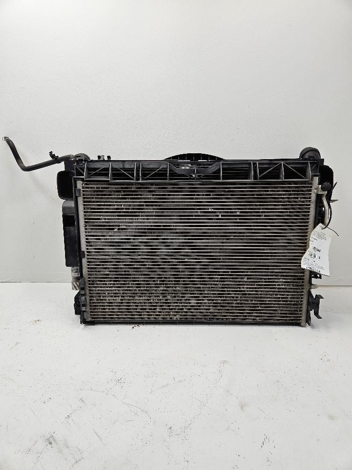 2007-2013 Mercedes-Benz S550 S600 Radiator OEM 675-10199