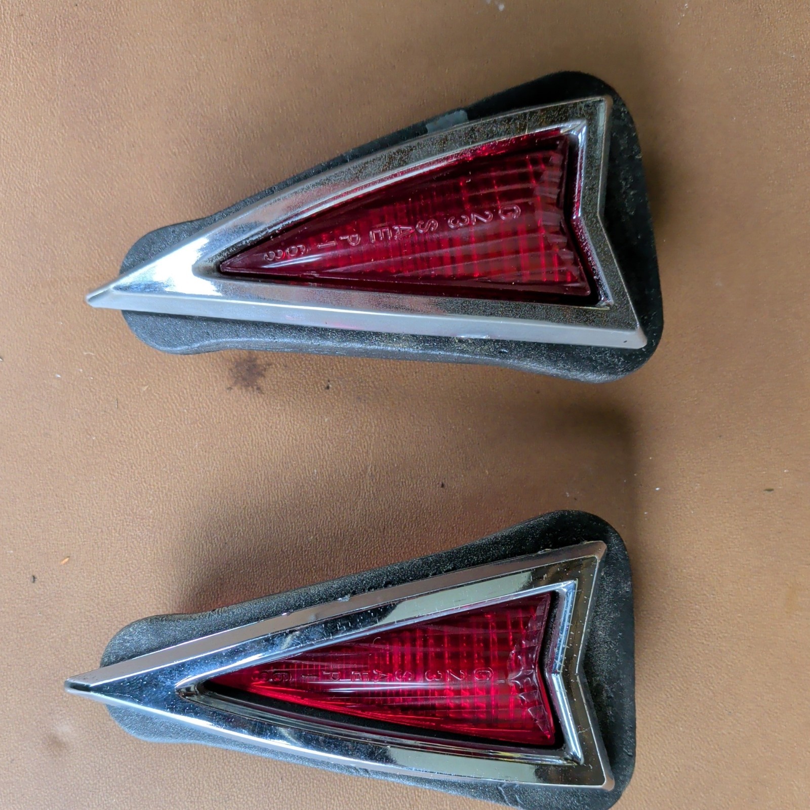 1968 1969 PONTIAC LEMANS TEMPEST GTO REAR SIDE MARKER LIGHT LIGHTS SPEAR PAIR OE 1968 1969 PONTIAC LEMANS TEMPEST GTO REAR SIDE MARKER LIGHT LIGHTS SPEAR PAIR OE