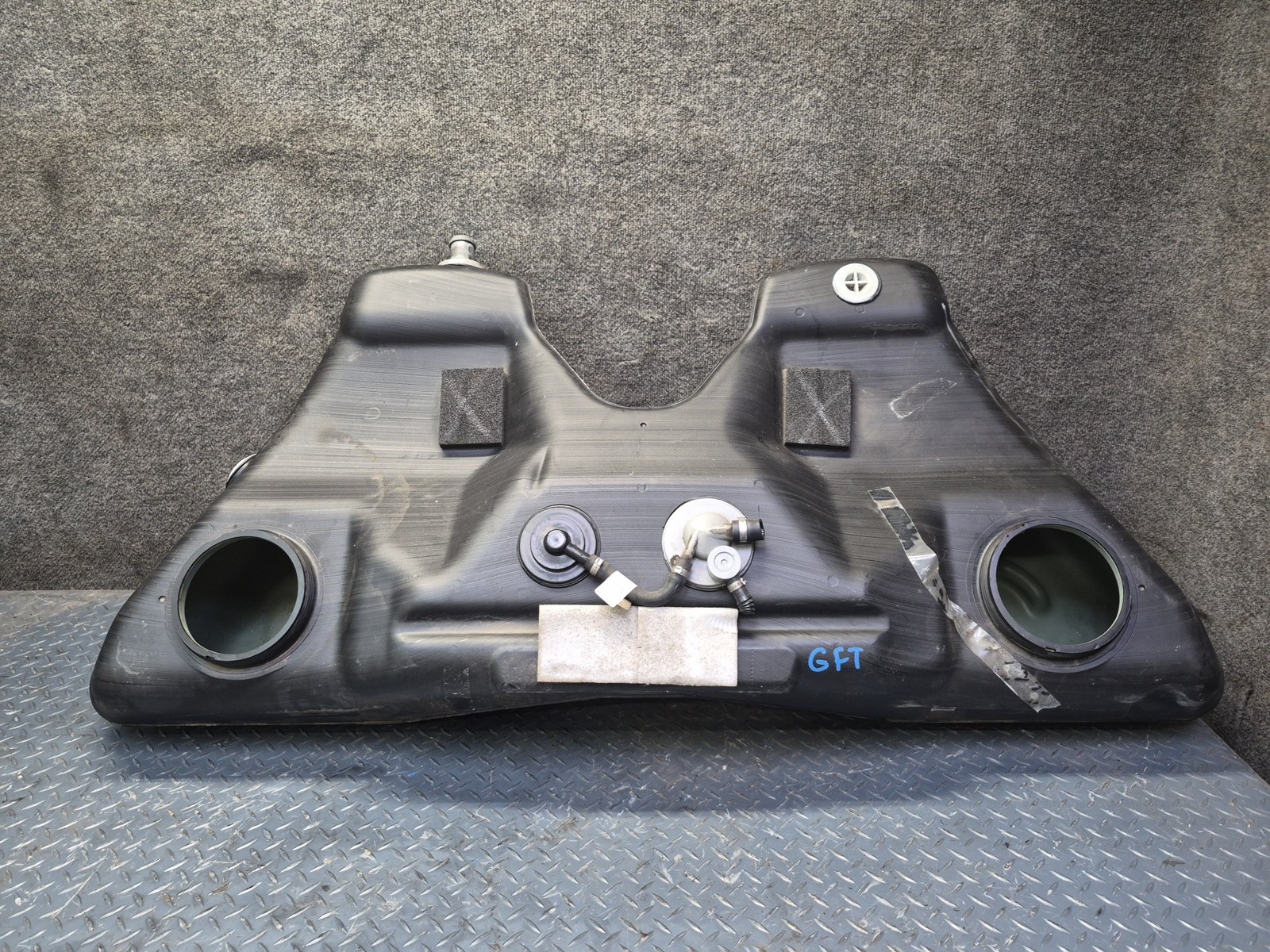 03-05 FORD THUNDERBIRD GAS FUEL TANK UNIT OEM