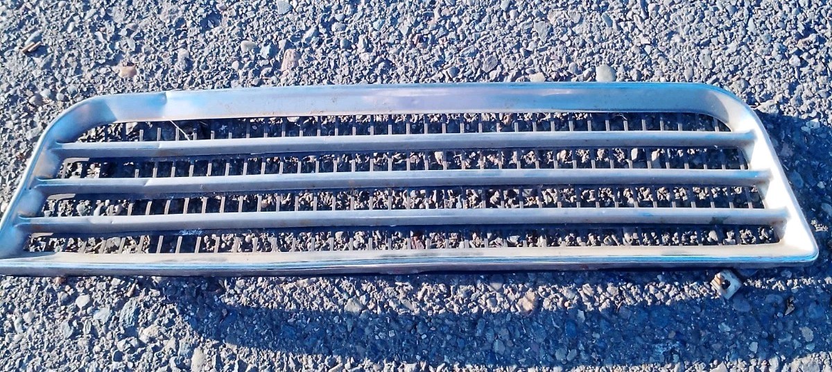 Datsun Roadster 1600 front grill (1966-1970) Used
