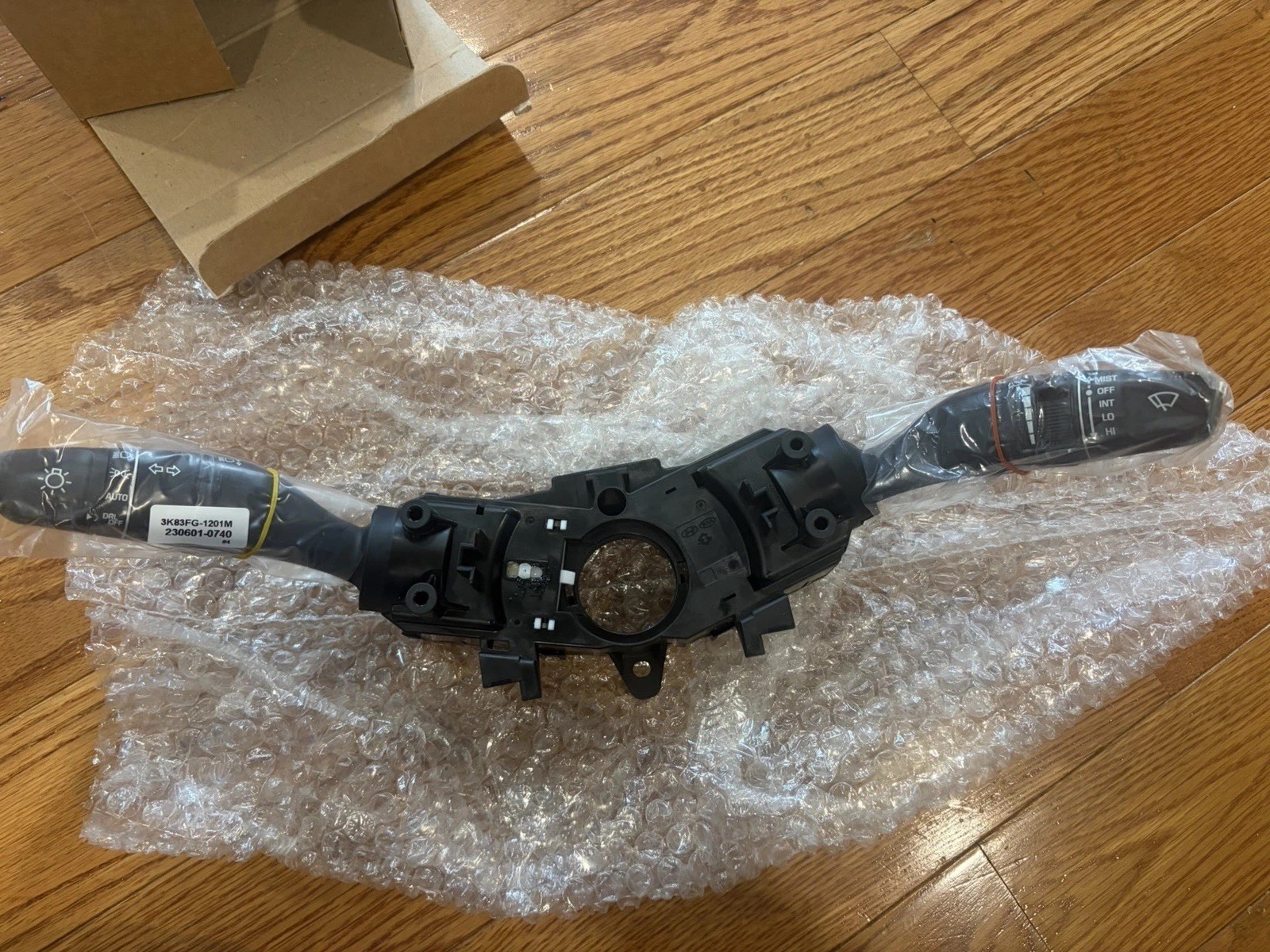 Brand New 2018-19 Hyundai Sonata OEM Steering Column Switch 93401-C2501 Brand New 2018-19 Hyundai Sonata OEM Steering Column Switch 93401-C2501