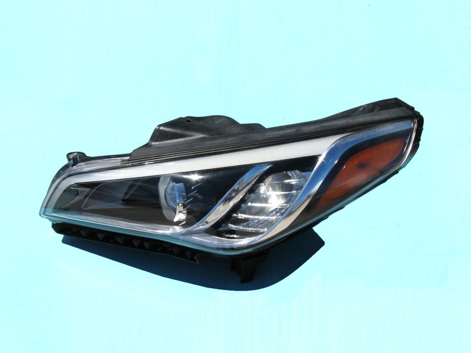 15 16 HYUNDAI SONATA (US BUILT) LEFT DRIVER HID XENON HEADLIGHT LIGHT LAMP USED 15 16 HYUNDAI SONATA (US BUILT) LEFT DRIVER HID XENON HEADLIGHT LIGHT LAMP USED