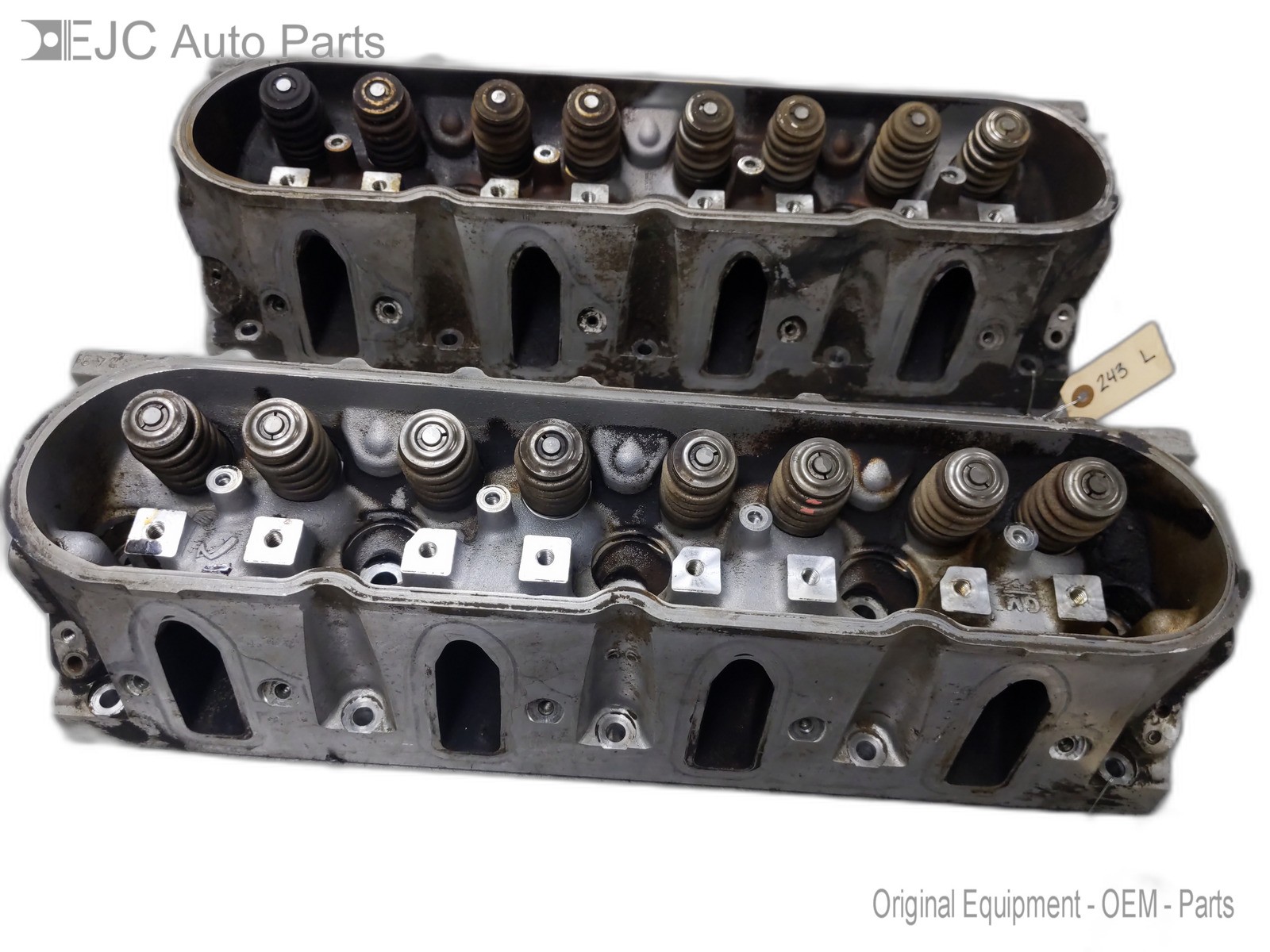 Pair of Cylinder Heads For 05-13 Chevrolet Silverado 1500  5.3 243 Gas