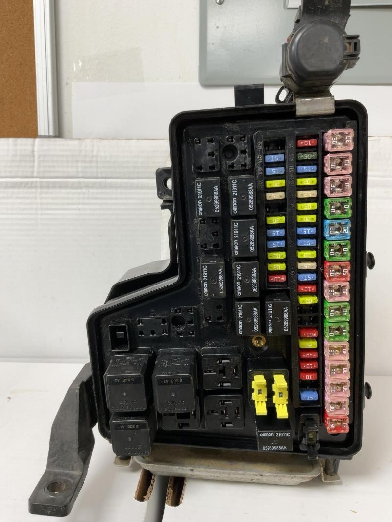 2002-2004 Dodge Ram 1500 Engine Fuse Box Relay Assembly OEM