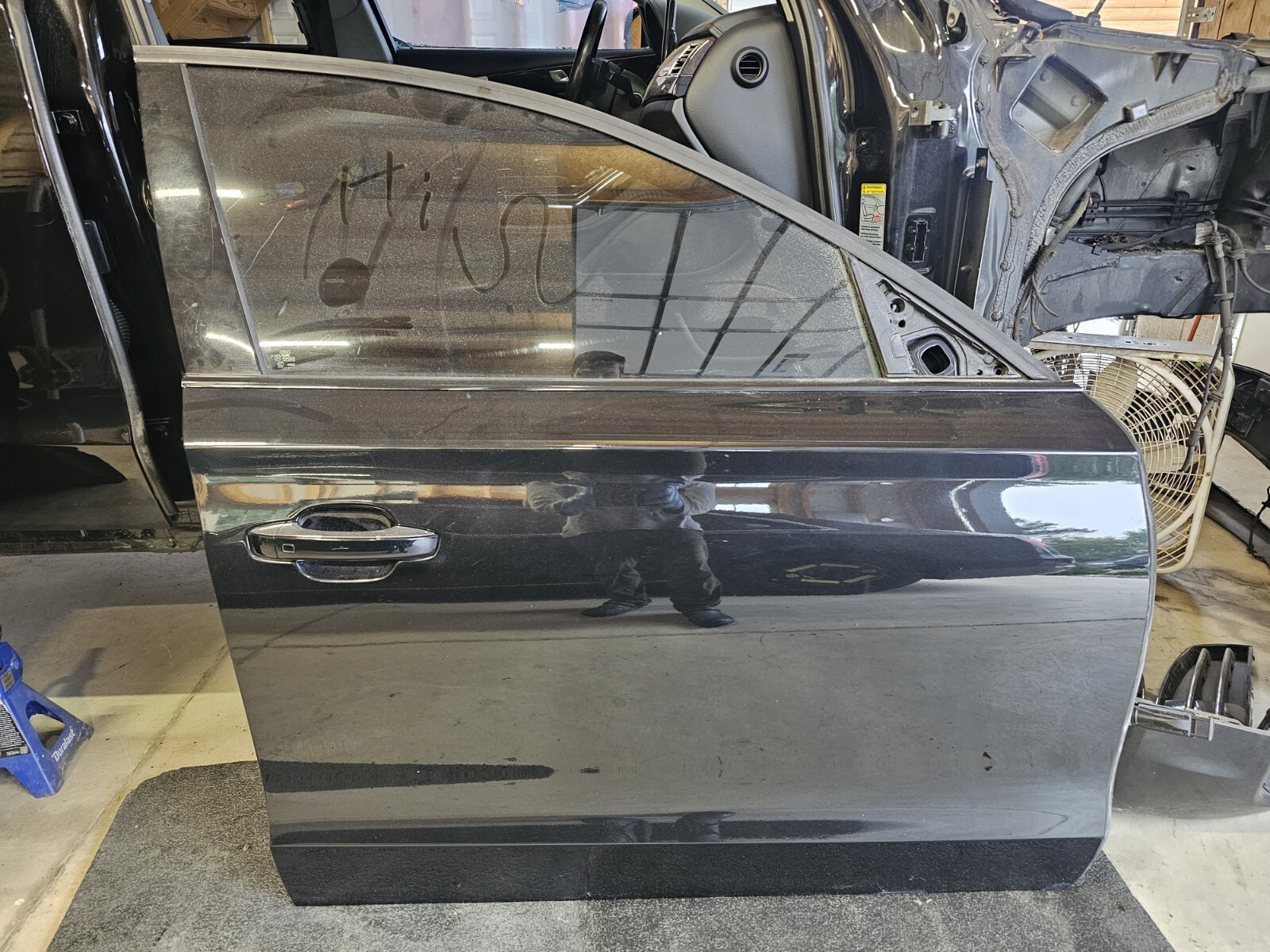 2011-2018 AUDI S8 A8 A8L Front Right Door Shell With Glass