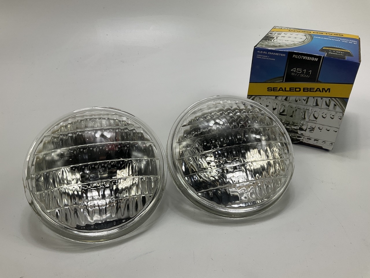 (2) Pilot 4511 Sealed Beam Incandescent Headlight Head Lamp Bulbs 6V 30W 4.5\