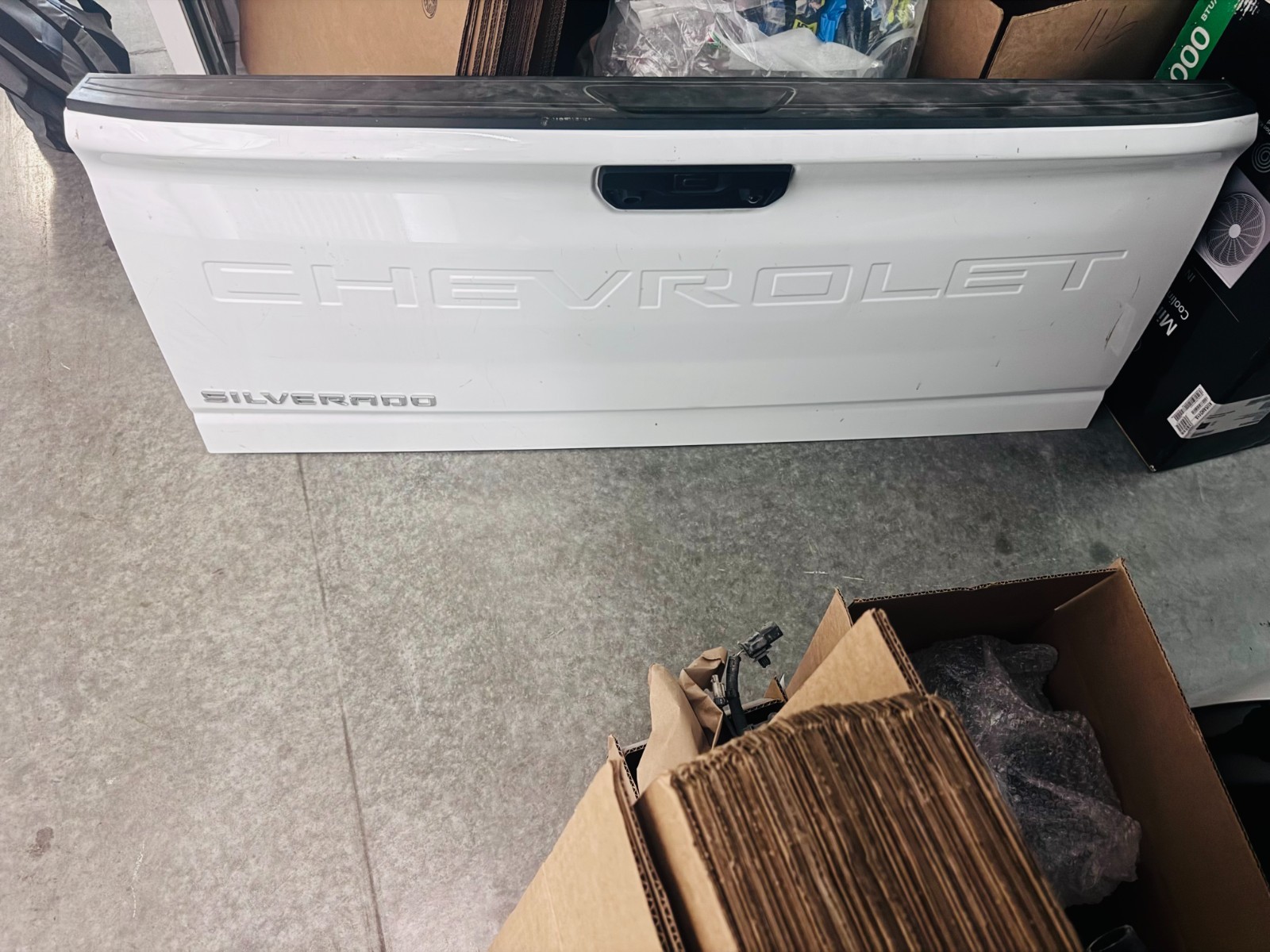 2020-2025 Chevrolet Silverado 2500/3500 OEM Tailgate W/O EZ 85149551