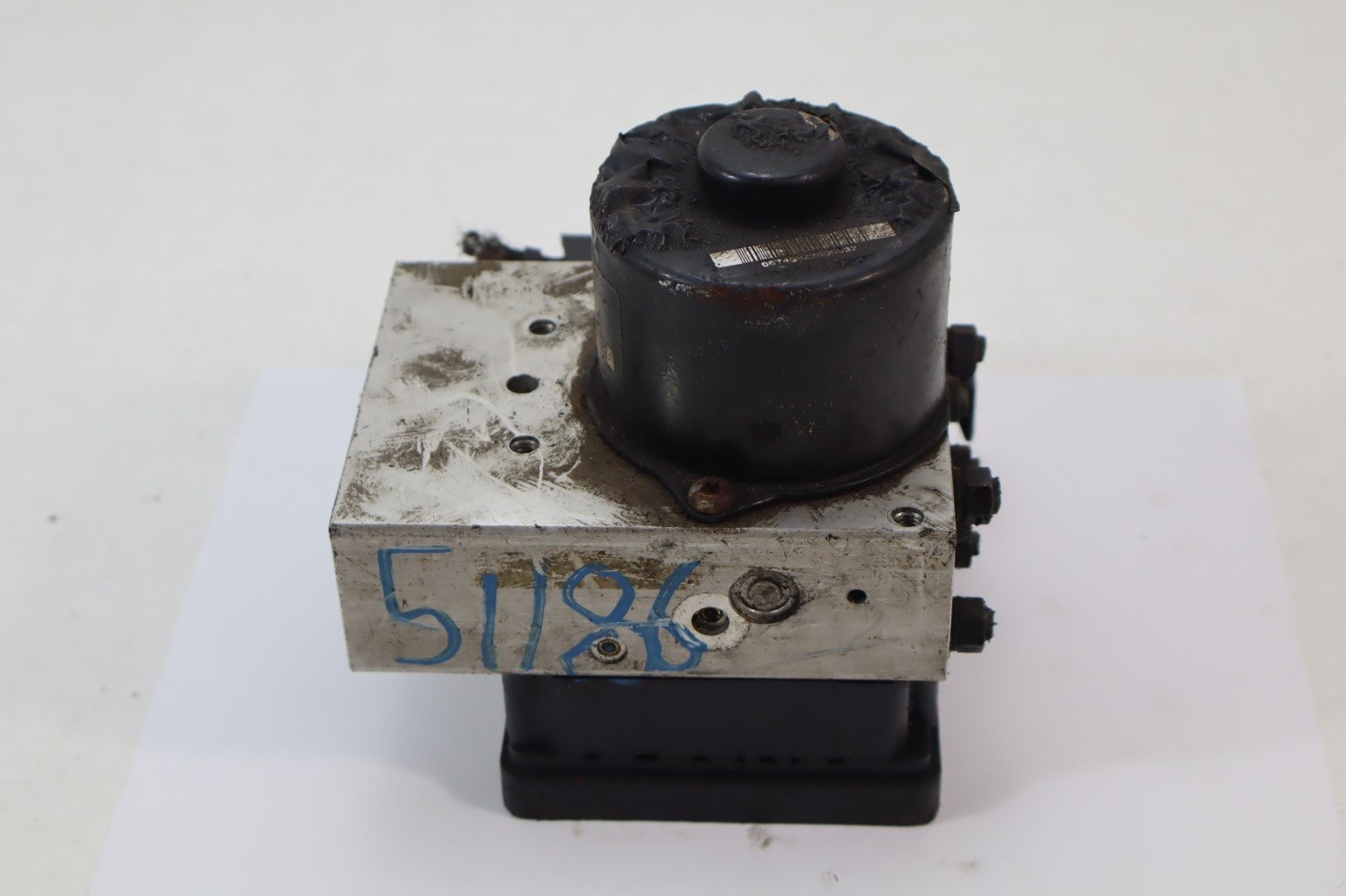 2004-2006 Volkswagen Touareg ABS Anti-Lock Brake Control Module 7L0614111C OEM