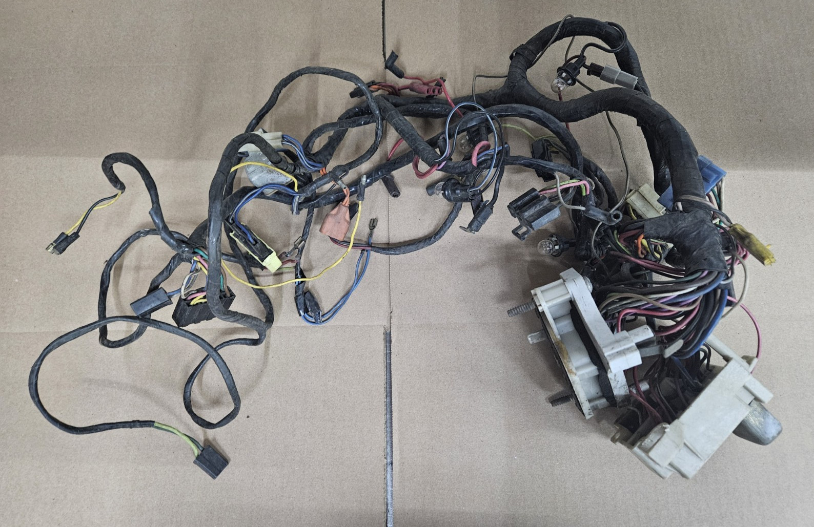 Mopar Used Original 1972 E Body Rallye Dash Wiring Harness (Challenger, Cuda)