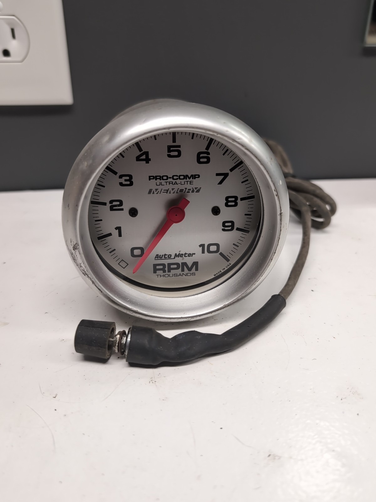 AutoMeter Tachometer Memory Recall Ultra-Lite Pro-Comp 3.75” 