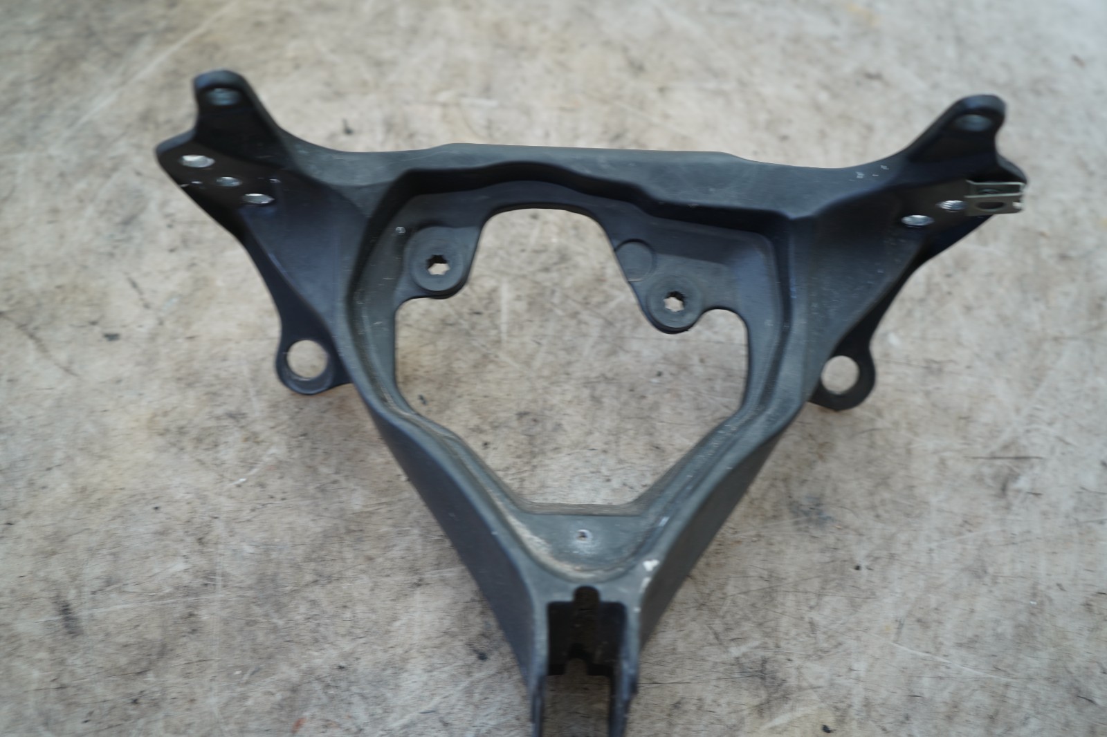 06 07 SUZUKI GSXR 600 UPPER STAY BRACKET E-1605 06 07 SUZUKI GSXR 600 UPPER STAY BRACKET E-1605