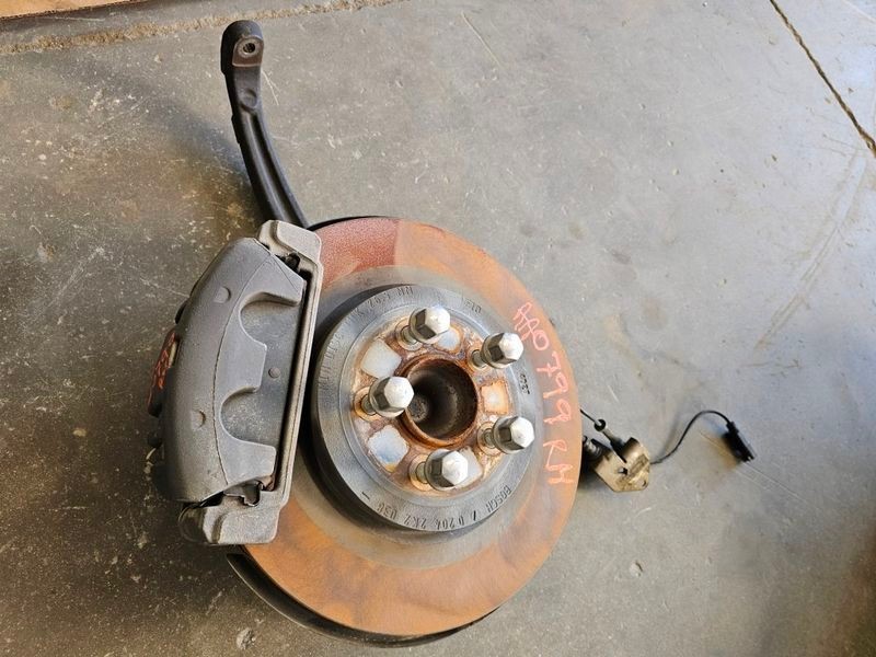 2012-2023 Dodge Challenger Front Right Passenger Spindle Knuckle Assembly OEM 2012-2023 Dodge Challenger Front Right Passenger Spindle Knuckle Assembly OEM