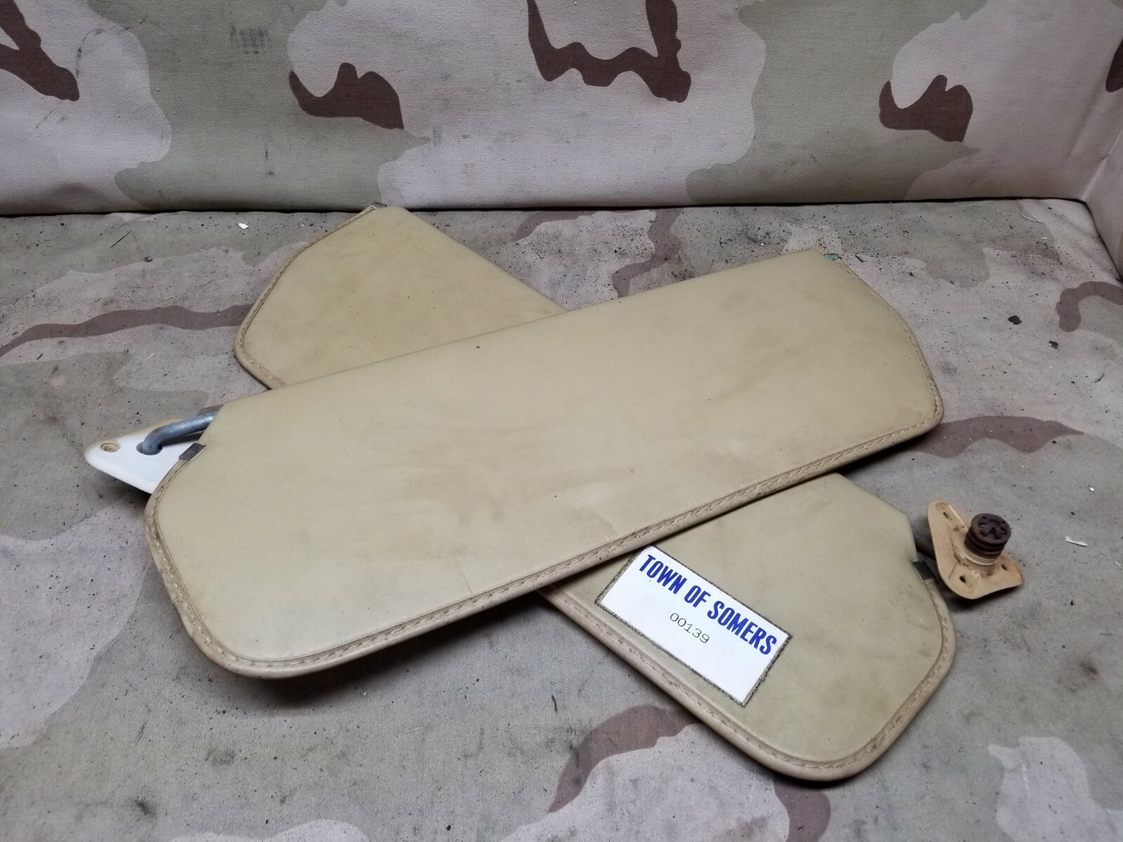 1977 77 GMC Sierra Chevrolet Silverado Blazer Jimmy Tan DoeSkin Sun Visors OEM 1977 77 GMC Sierra Chevrolet Silverado Blazer Jimmy Tan DoeSkin Sun Visors OEM