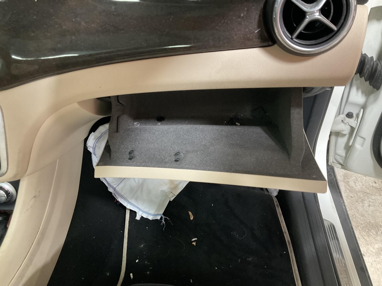 Used Glove Box fits: 2017 Mercedes-benz Mercedes gla-class Grade A Used Glove Box fits: 2017 Mercedes-benz Mercedes gla-class Grade A