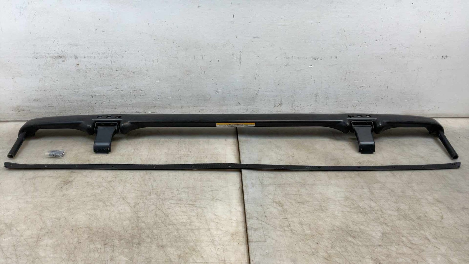 Jeep Wrangler TJ OEM Soft Top Front Header Bar w Latches 2000-2006 203051