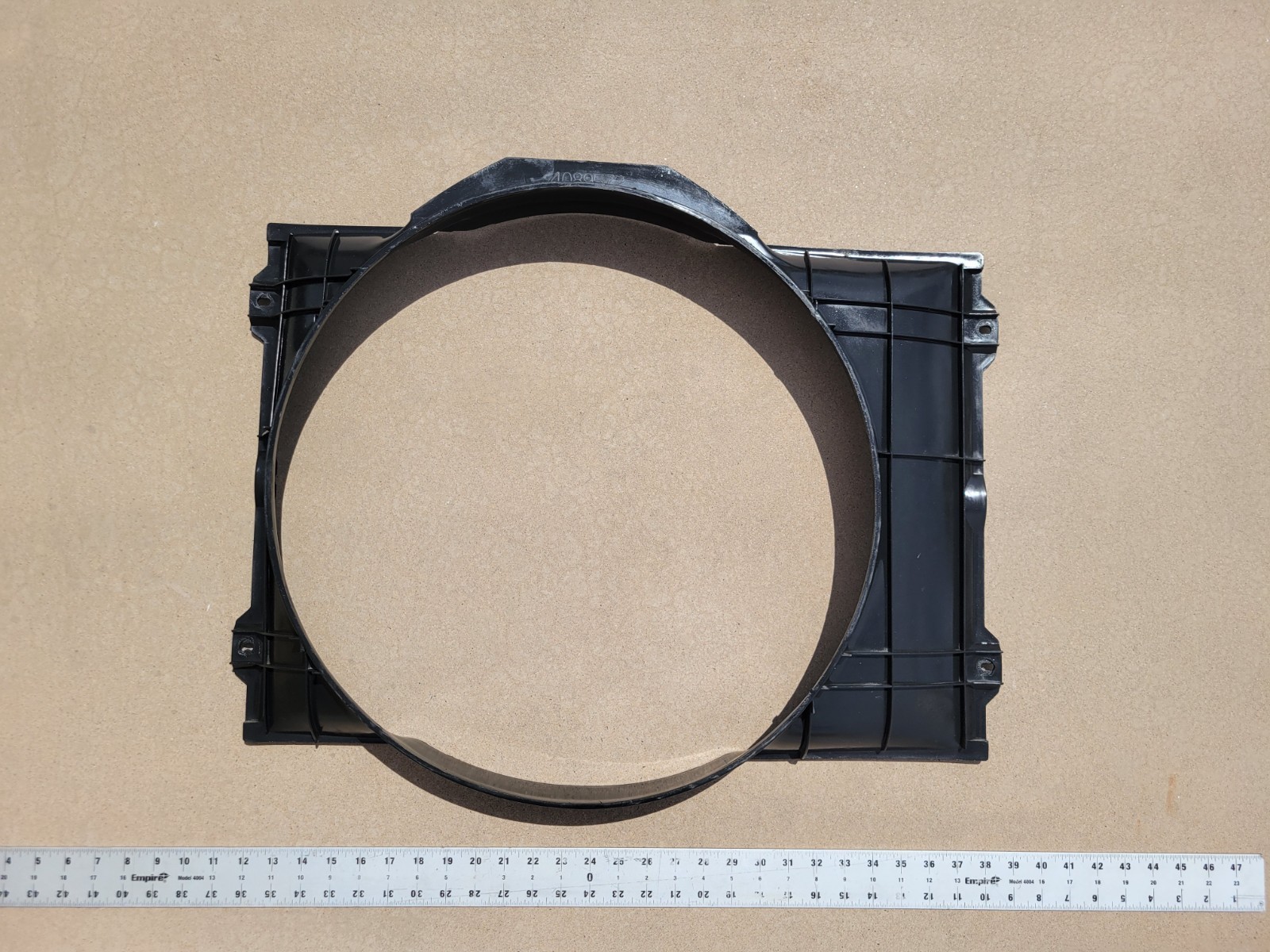 1981-1993 Dodge D150 W150 Ramcharger 3.7 Straight 6 Radiator Fan Shroud 4089572
