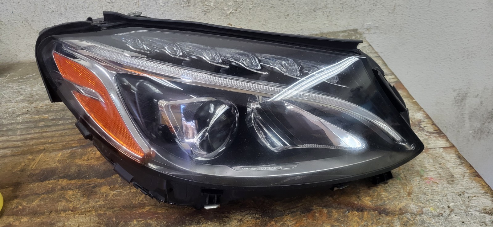 2015-2018 MERCEDES BENZ C CLASS HEADLIGHT PASSENGER SIDE LED USED OEM * PN55