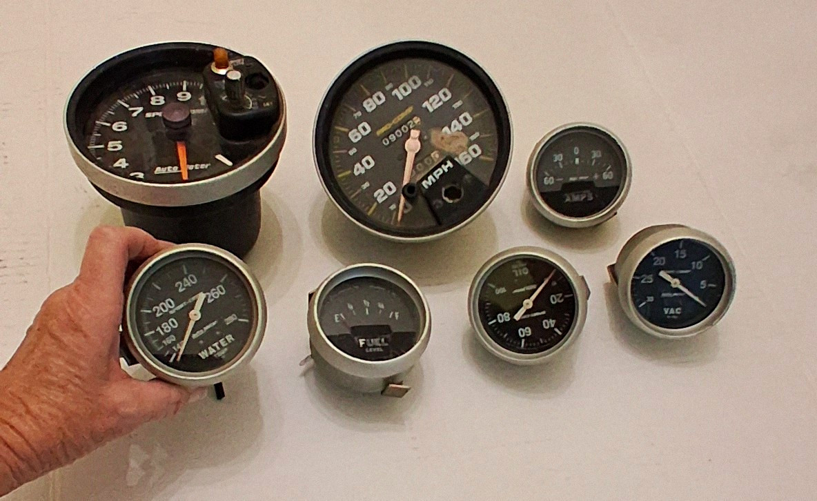 Lot of 7 Auto Meter Gauges VTG Untested: Fuel Amps Vac Water Temp Oil Tach MPH Lot of 7 Auto Meter Gauges VTG Untested: Fuel Amps Vac Water Temp Oil Tach MPH