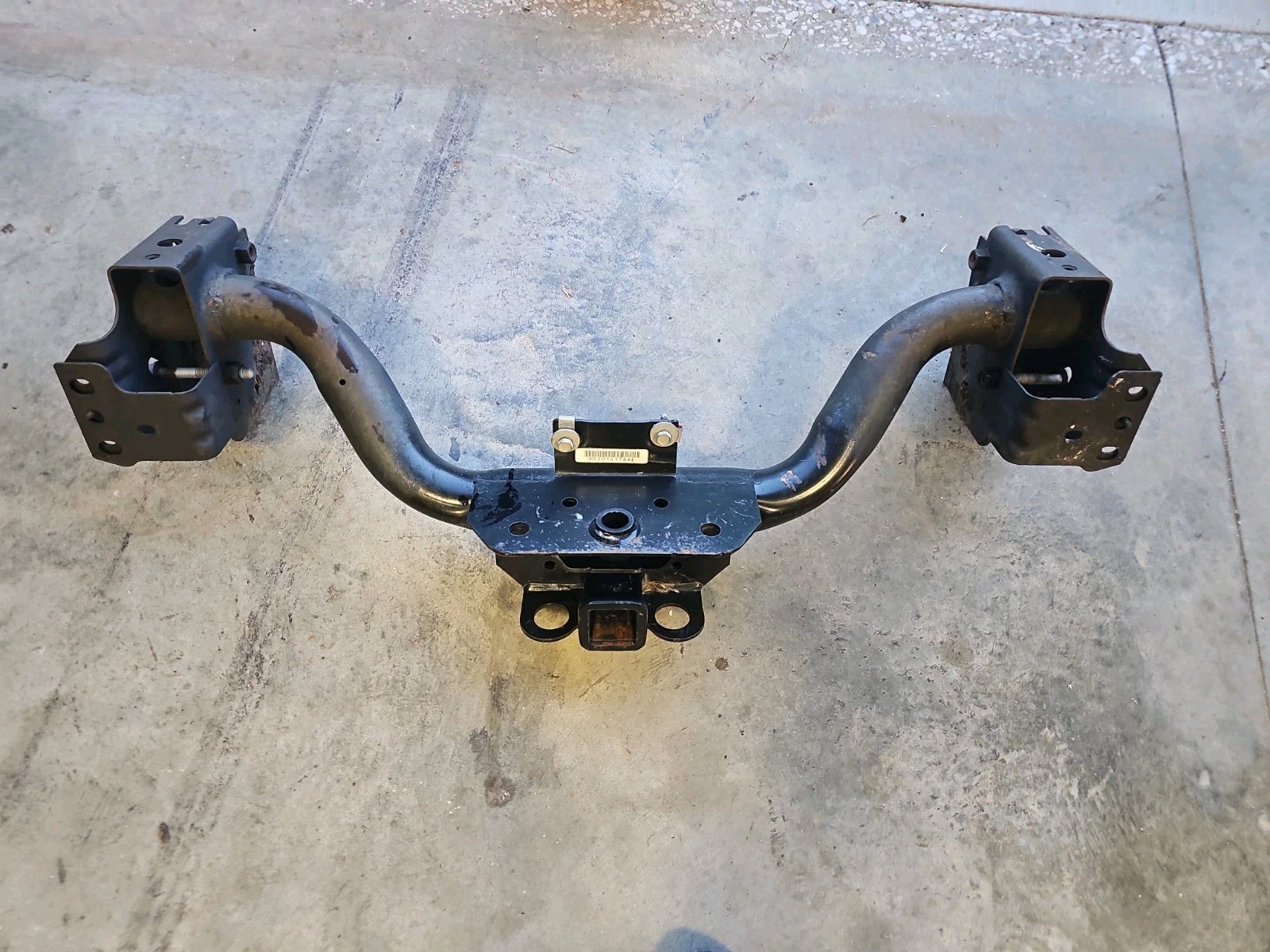 09-12 Dodge RAM 2500 3500 Crew Cab Truck OEM Class 3 Trailer Hitch 52014178AE 09-12 Dodge RAM 2500 3500 Crew Cab Truck OEM Class 3 Trailer Hitch 52014178AE