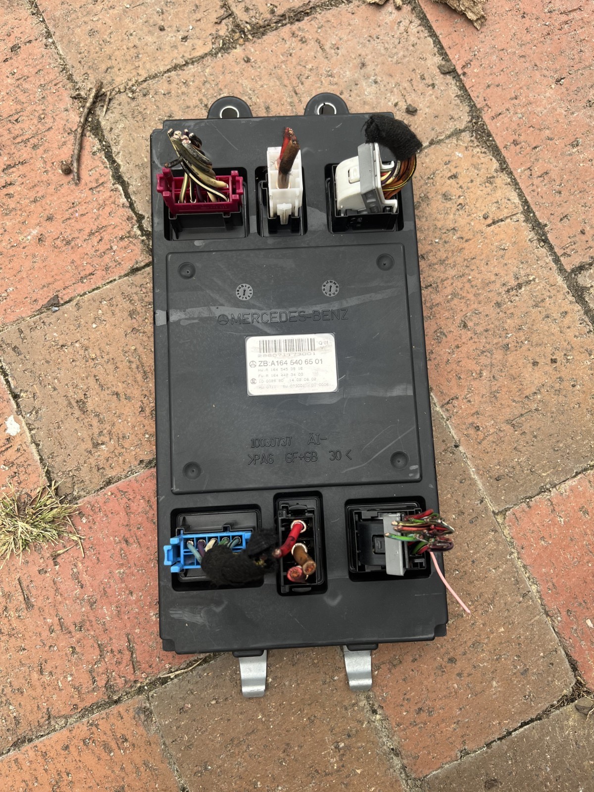 06-13 Mercedes W251 R350 R500 ML350 GL450 Front SAM Control Module 1645406501