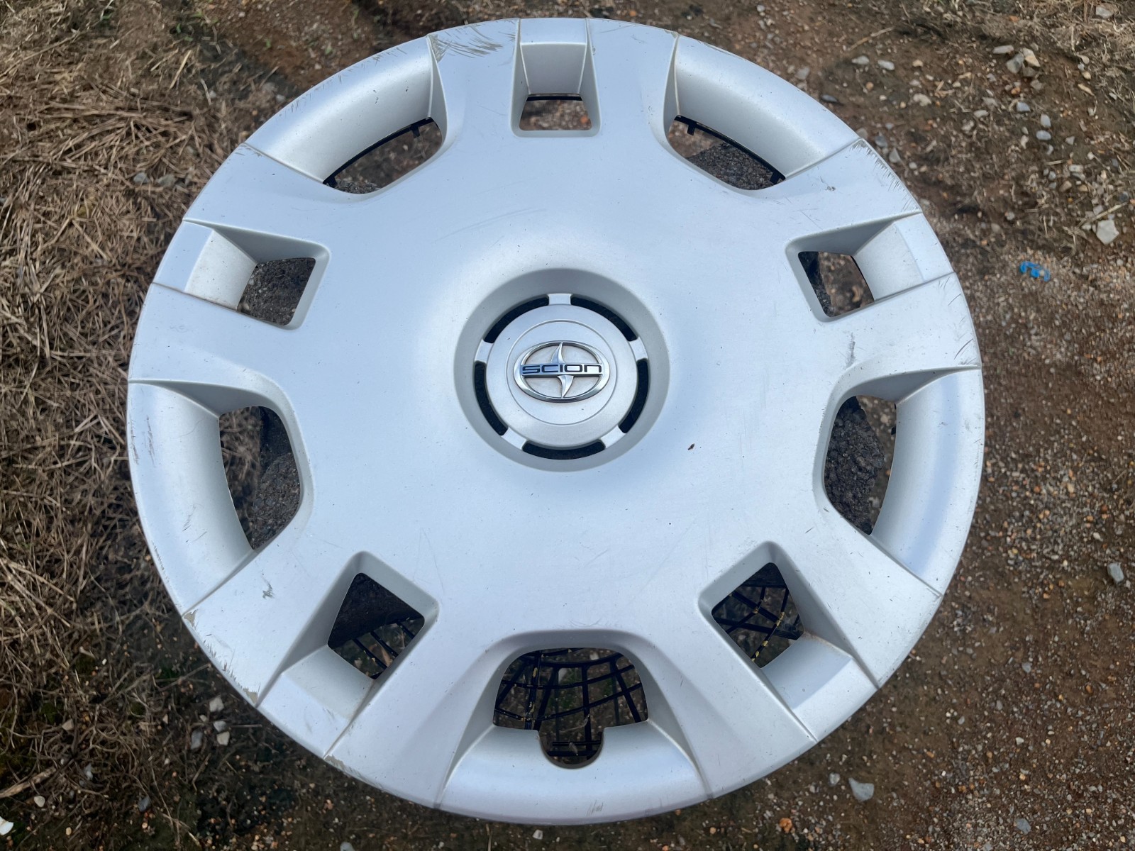 (1) SCION XB XD 16\ (1) SCION XB XD 16\