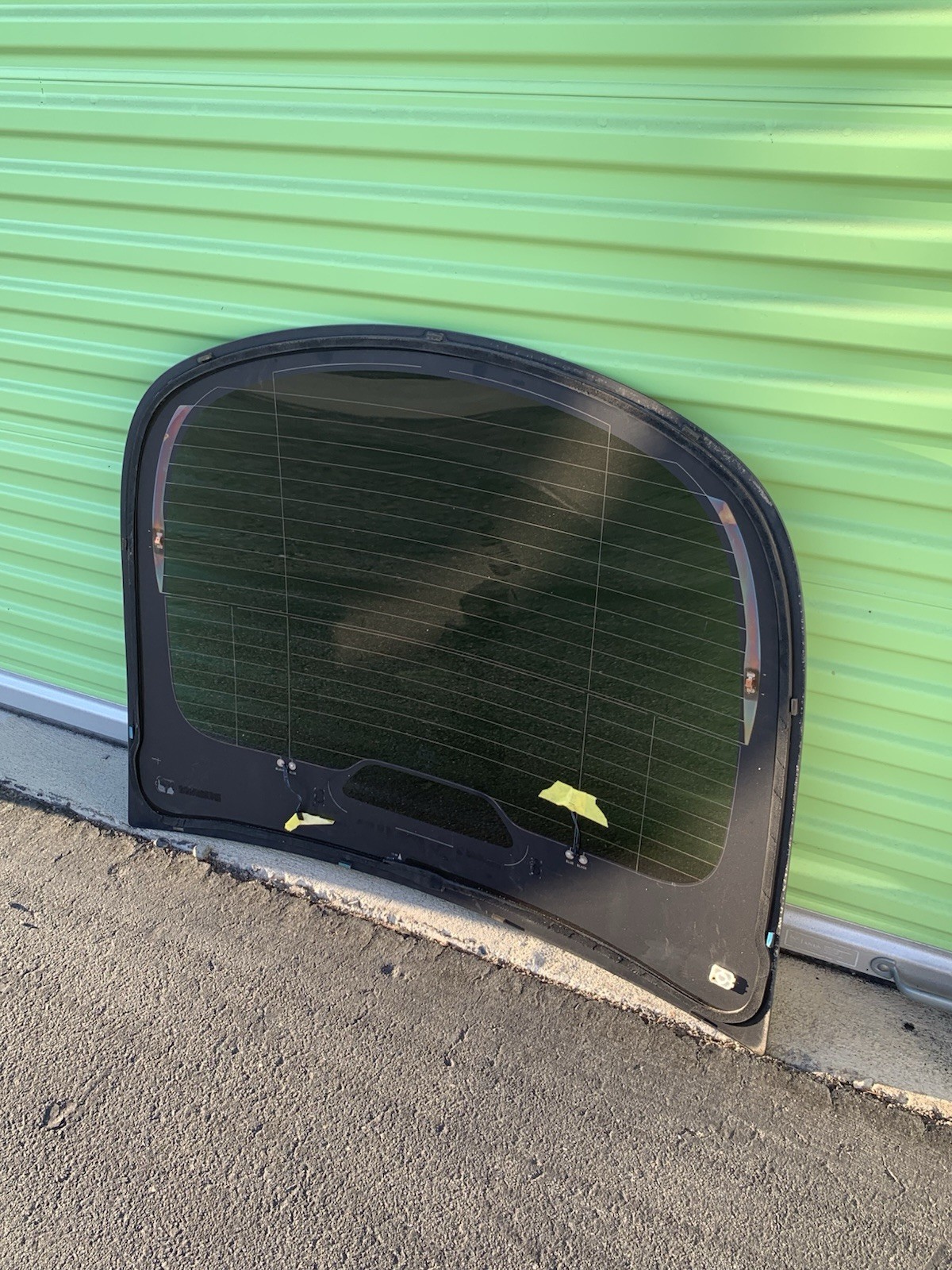 OEM 20-24 Tesla Model Y Rear Trunk Lid Liftgate Glass Window 1509126-00-I