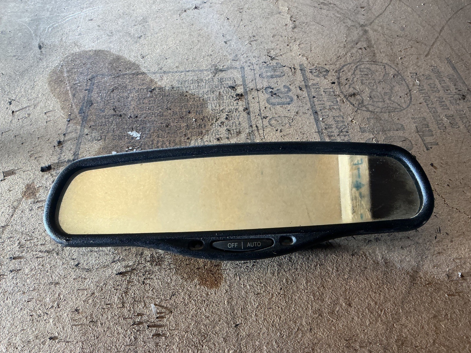 2003-2010 Dodge Ram 1500 2500 3500 Rear View Mirror Auto Dimming OEM 04805572AA